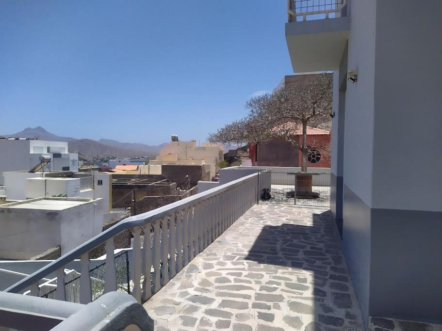 Villa Vivenda Com Patio, No Coracao Do Mindelo Exterior foto