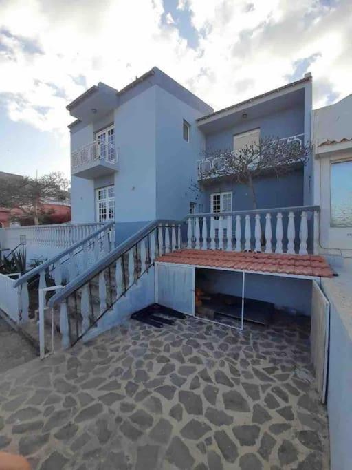 Villa Vivenda Com Patio, No Coracao Do Mindelo Exterior foto